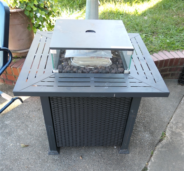 32" Propane Gas Fire Pit Table - Like New with Instruction Manual 