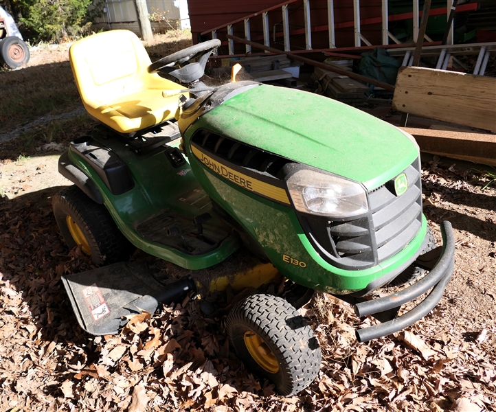 John Deere Riding Lawnmower