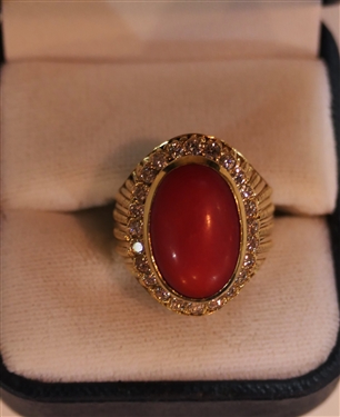 18kt Yellow Gold Ring with Coral Cabachon Surrounded by Diamonds - Ribbed Crown - Incredible Ring