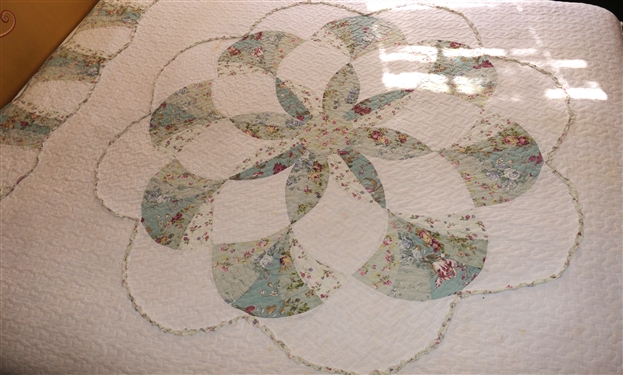 Pretty Floral Quilt - Pastel Floral with White Background - Reversable - Queen Size 