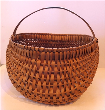 Large Oak Splint Buttocks Basket Handmade For Peter Murphy - Hendersonville, NC Original Paper Tag on Handle - Basket Measures 8 tall 13 by 14 - Not including Handle 