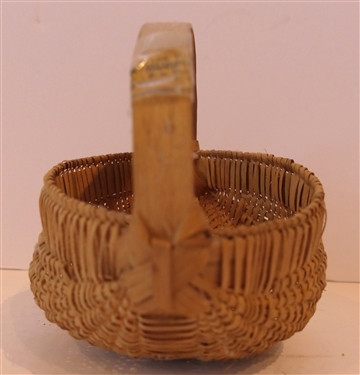 Very Finely Woven Oak Splint Egg Basket Handmade For Peter Murphy - Hendersonville, NC Original Tag on Handle - Basket Measures 2 1/2 tall 5 by 4 1/2