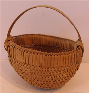 Finely Woven Handmade Oak Splint Egg Basket Handmade For Peter Murphy - Hendersonville, NC - Basket Measures 3 Tall 5 1/4 By 5 1/2 Not Including Handle 