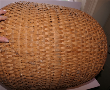 Huge Oak Splint Buttocks Basket -  Handmade For Peter Murphy - Hendersonville, NC - Basket Measures 15 Tall 24 by 20 - Not  Including Handle