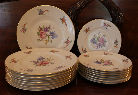 16 Pieces of Tatler of Trenton China - Pattern Tat119 - 10 1/4 Dinner Plates and 8 Salad Plates 