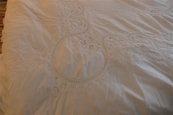 Twin Size Battenburg Lace Duvet Cover with Down Inset
