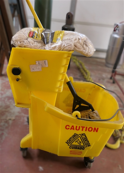 Commercial Mop Bucket with Mop and Additional Mop Heads