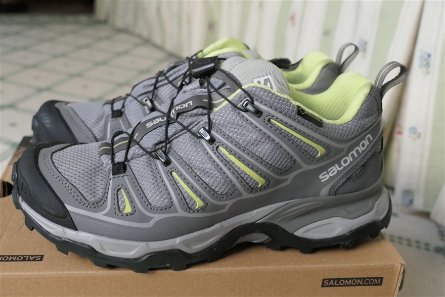 New Salomon "XA Comp 7W" Womens Hiking Shoes - Size 6.5 - Pewter Color - In Original Box 