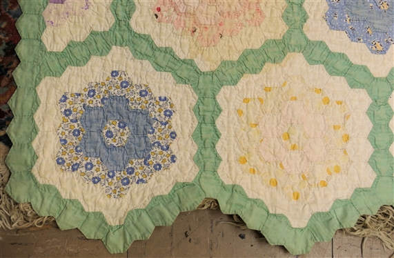 Beautiful Very Thin Hand Quilted and Pieced Dresden Plate Quilt - Quilt Measures 70 by 80 
