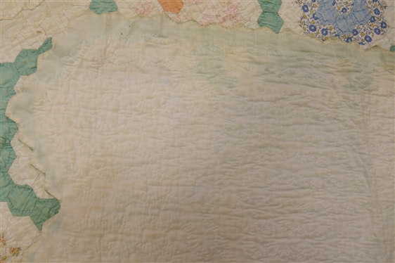 Beautiful Very Thin Hand Quilted and Pieced Dresden Plate Quilt - Quilt Measures 70 by 80 