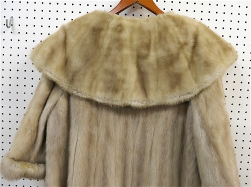 Blonde Mink 3/4 Length Coat - 3/4 Length Sleeves - Pretty Embroidered Lining - Monogrammed - Size Medium - Large - No Size Tag