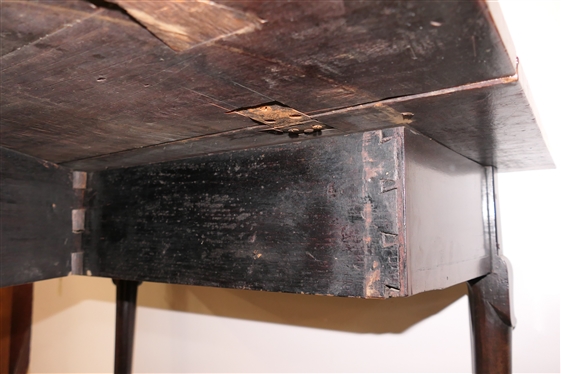 Early 19th Century Queen Anne Walnut Gate Leg Drop Side End Table - Pegged with Dovetailed Case - Leaf Boards Connected with Butterfly Dovetail - Oak Secondary Wood - Table Measures 28 1/2 Tall...