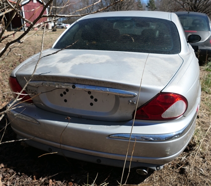 2003 Jaguar Sedan - Front End Damage 