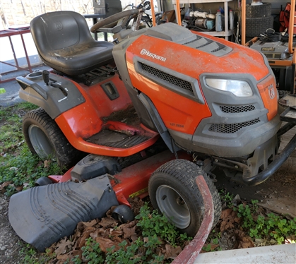 Husqvarna LGT 2654 Riding Mower with 54 Deck 