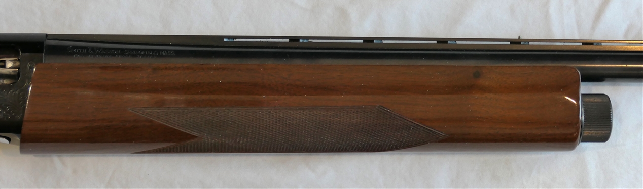 Smith & Wesson Model 1000 Ventilated Rib 12 Ga. Shotgun 2 3/4