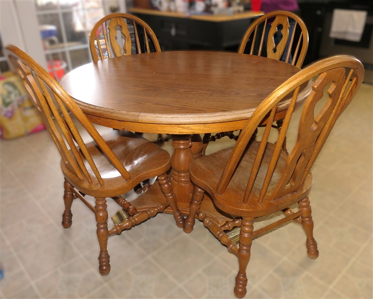 Round Oak Table and 4 Chairs 
