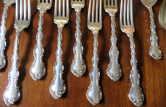 40 Pieces of Gorham Strasbourg Sterling Silver Flatware -  7 Dinner Forks, 11 Tea Spoons, 1 Salad Fork, 1 Iced Tea Spoon, 1 Soup Spoon,3 Butter Knives, 1 Master Butter, Hors devours Forks,...
