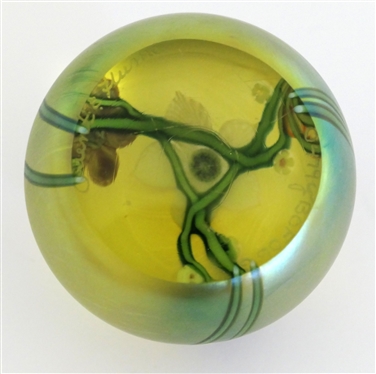 Orient & Flume Beautiful Art Glass Paperweight with Flowers - Marked 0479yBOF06G  - Paperweight Measures 3 Tall 