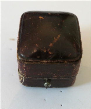Tested 10kt Gold Thimble - Size 7 -Engraved SC - Inside Marked mode - With Fitted Case 