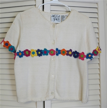Michael Simon New York - Short Sleeve Sweater -- White with Floral Band and Sleeves - Size Medium 