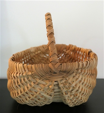 Contemporary Halifax County Virginia Oak Splint Buttocks / Egg Basket -  Basket Measures 4 1/2 Tall 8 by 9 - Not Including Handle