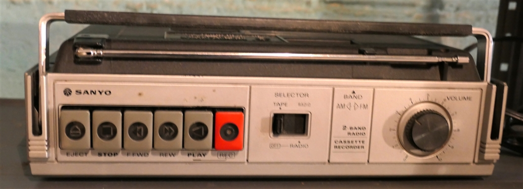 Sanyo S Band Radio / Cassette Recorder - Model M 2555-2 - Great Condition 