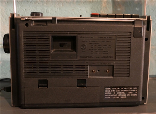 Sanyo S Band Radio / Cassette Recorder - Model M 2555-2 - Great Condition 