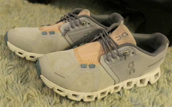 ON (On Clouds) Gray and White Sneakers - Size 6.5