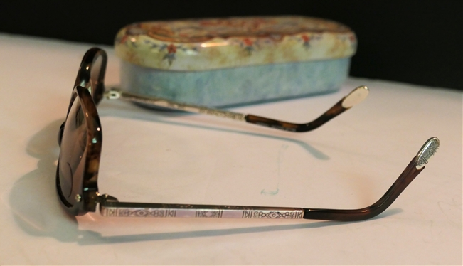 Brighton Blue Moon Reader Sunglasses In Tin Case with Never Used with Sticker on Lens 2. 5 Magnification 