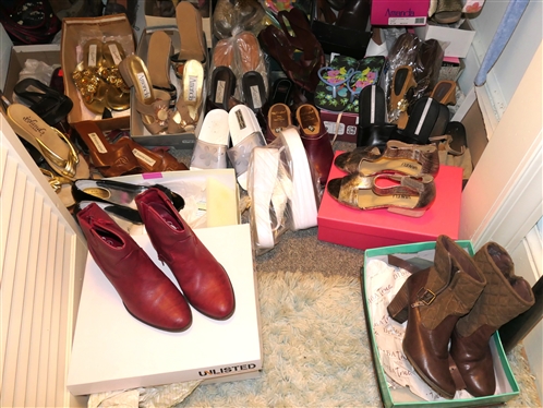 Choice of Shoes - Sizes 6 and 6 1/2 - Brands Include Vaneli, Unlisted, Island, Amanda, Easy Spirit, Clogs, Unisa, Ross Hommerson, Etienne Aigner, Sandals, Etc. 