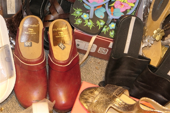 Choice of Shoes - Sizes 6 and 6 1/2 - Brands Include Vaneli, Unlisted, Island, Amanda, Easy Spirit, Clogs, Unisa, Ross Hommerson, Etienne Aigner, Sandals, Etc. 