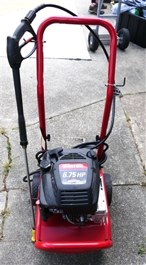 Quantum 6.75hp Gas Pressure Washer - Briggs & Stratton Motor