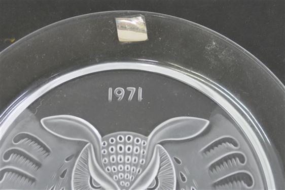 2 Lalique Annual Plates - 1971 Hibou (Owl) and 1972 Coquillage (Shell) - 8 1/4 Each 
