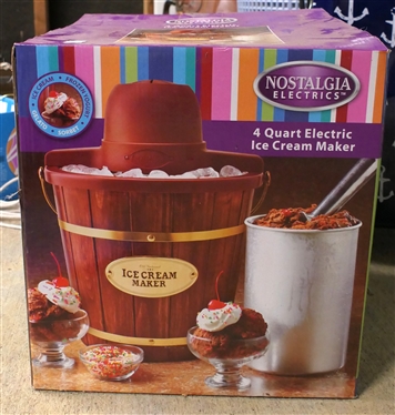 Nostalgia Electric 4 Quart Ice Cream Maker  - New Never Used in Original Box