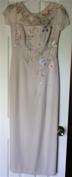 Maggy London Vintage Embroidered Dress  - Off White with Embroidered Flowers and Vines - Size 4