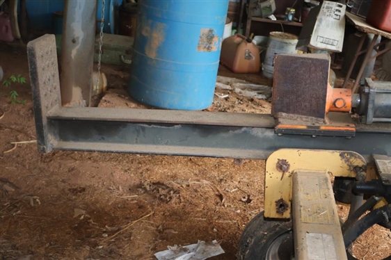 Vermeer Log Splitter - Honda 5.8 Motor - GX240