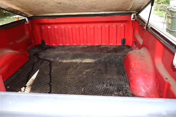 1998 Ford F-150 SLT - V-8 Triton 136,854 Miles - With Bed Cover - Clean Interior - Scratches on Passenger Side - See Photos - VIN 1FTZF1767WNB47174