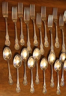 41 Pieces of Towle Old Masters Sterling Silver Flatware - 11 Spoons, 10 Dinner Forks, 11 Salad Forks, 9 Dinner Knives - 1260 Grams Not Including Handles