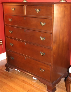 Mahogany Craftique Furniture Chest of Drawers - 2 Dovetailed Drawers Over 4 Dovetailed Drawers - Solid Ends, Bracket Feet - Chest is 46 Tall 39 by 20 1/2 