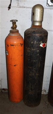 2 Welding Tanks - Acetylene and Oxygen 32" 