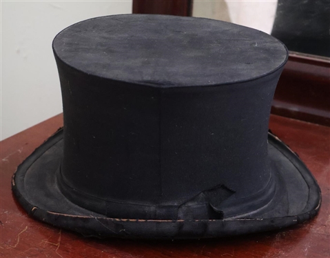 Chapeau Imperial Pop Up Top Hat with Gold Letter Inside 
