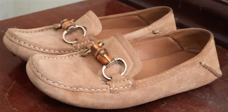 Gucci Tan Suede Horse Bit Driving Moccasins - Bamboo Accented Horse Bit - Size 38 1/2