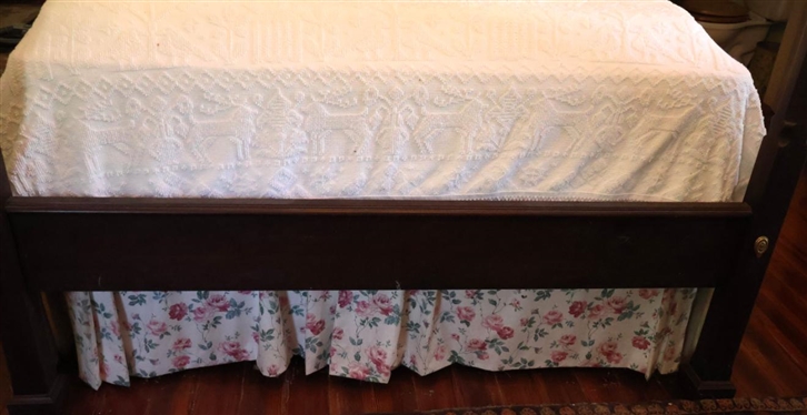 Henkel Harris Virginia Galleries Mahogany Poster Bed - Urn Finials with Canopy Frame At Top with Wood Rails - Queen Size - NO BEDDING 