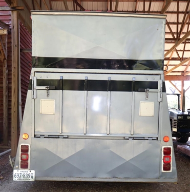 1979 Gore 4 Horse Head to Head Horse Trailer - Gooseneck with Tack and Changing Area, Custom Drop Down Back Tailgate Table - Ramps on Each Side - One Walk Through Door - ONE OWNER - Kept Under...
